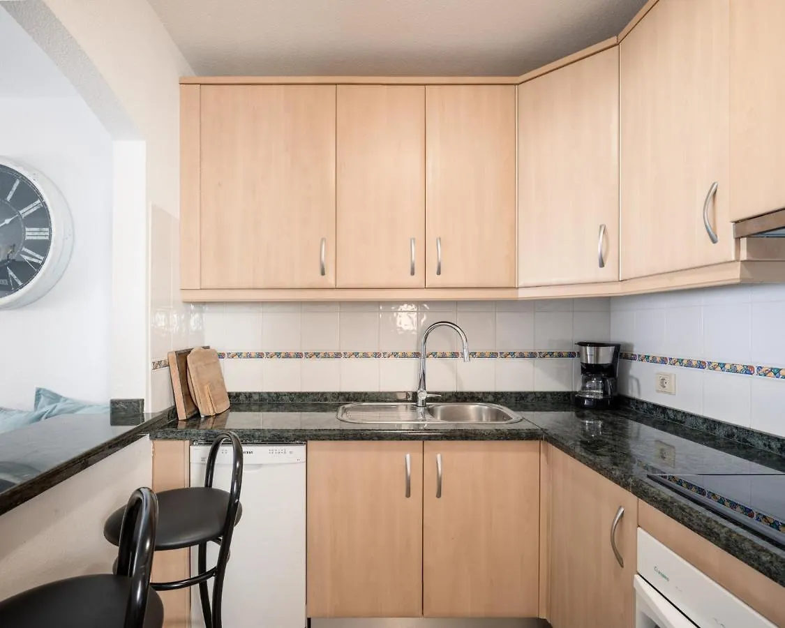 Homeforguest Apartamento Con Piscina A 50M Del Mar En La Caleta location